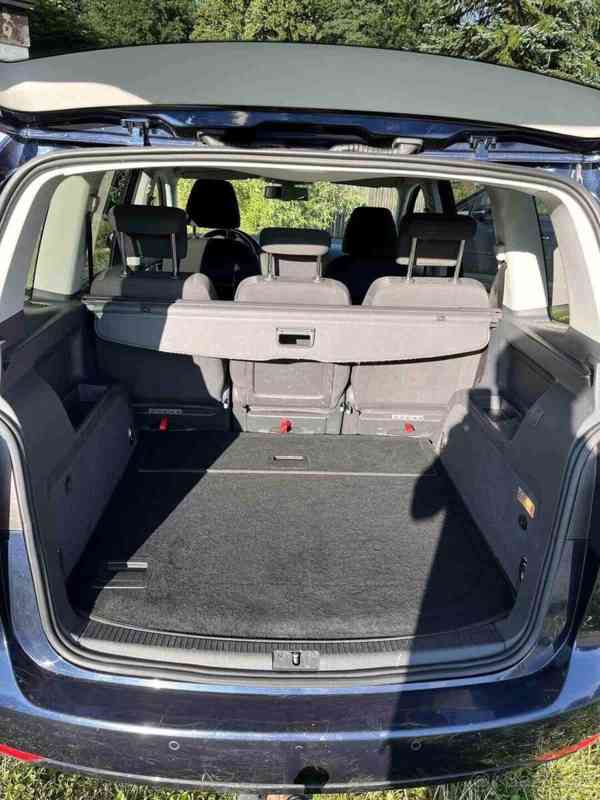 Volkswagen Touran 1,6   TDI 77kw 201 - foto 5