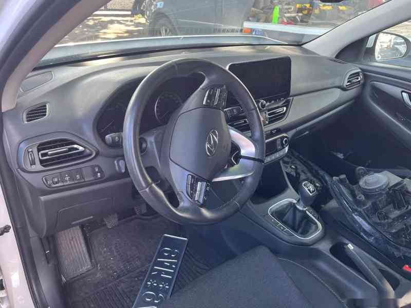 Hyundai I30 1.0i 88kw rok 8.2022 - foto 5