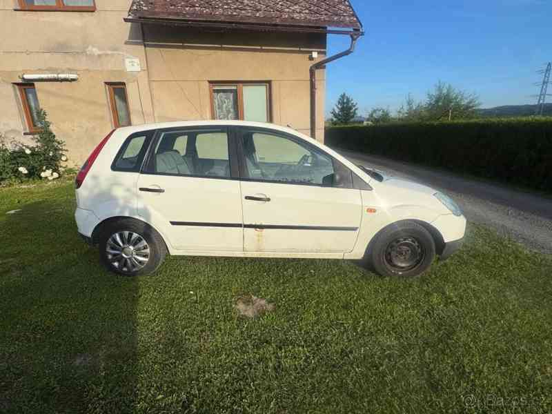 Ford Fiesta 1,3 - foto 7