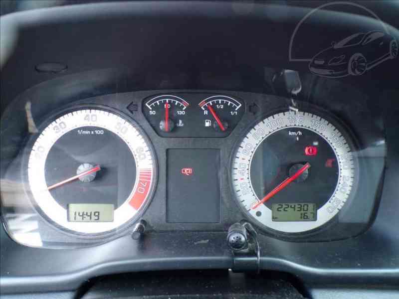 Škoda Octavia 1,8 RS-TURBO 132 kW XENONY - foto 6