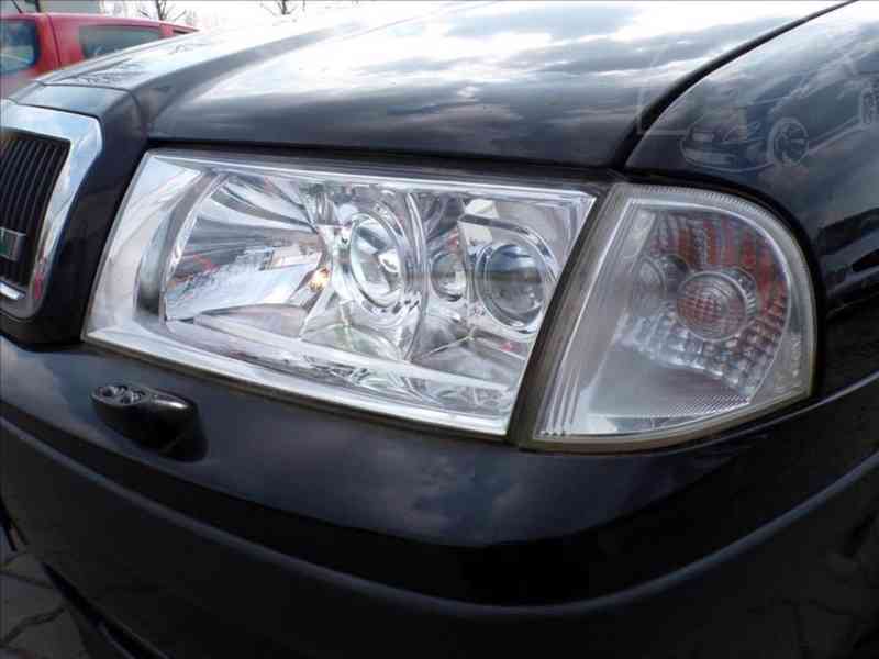 Škoda Octavia 1,8 RS-TURBO 132 kW XENONY - foto 14