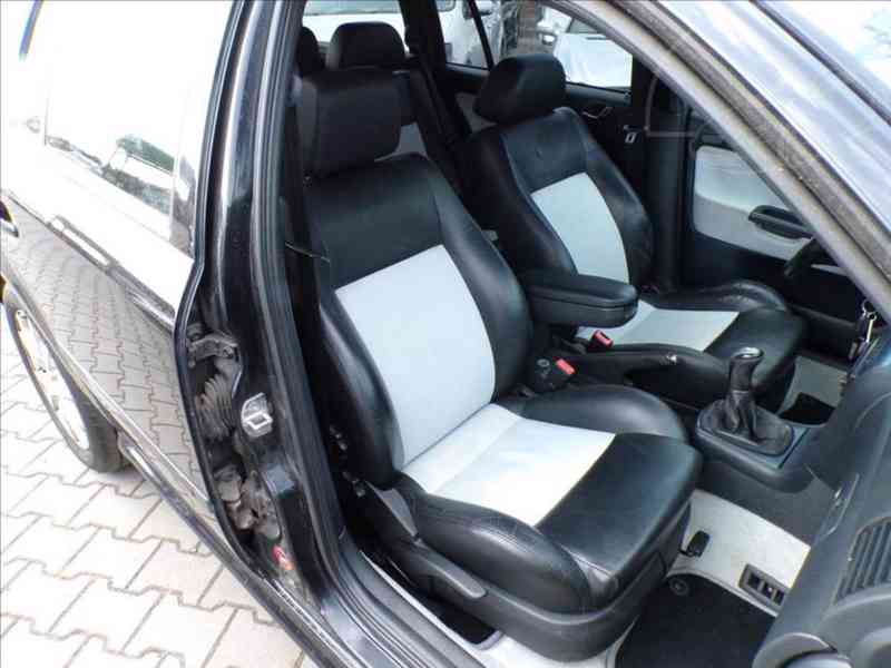 Škoda Octavia 1,8 RS-TURBO 132 kW XENONY - foto 11