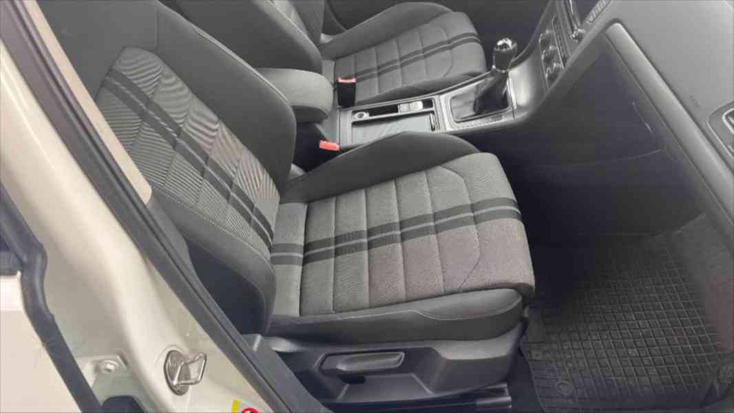 Volkswagen Golf 1,4   TSI, 90 kW, r.v. 11/2013 - foto 12