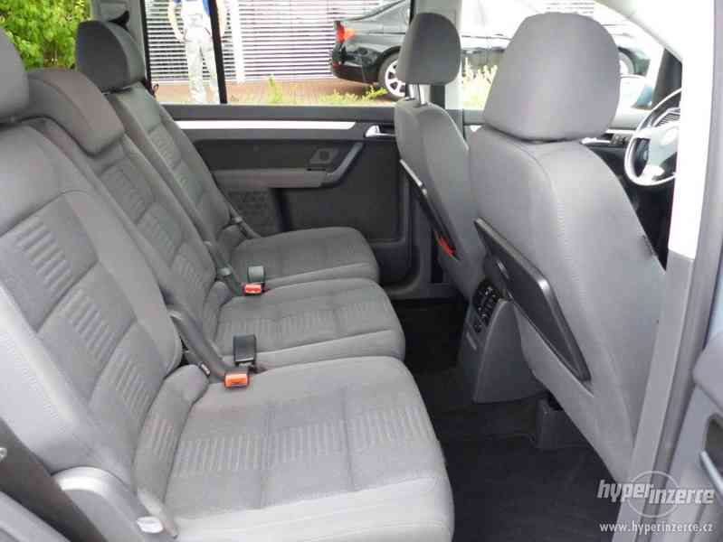 Volkswagen VW Touran 1.9 TDI Highline - foto 15