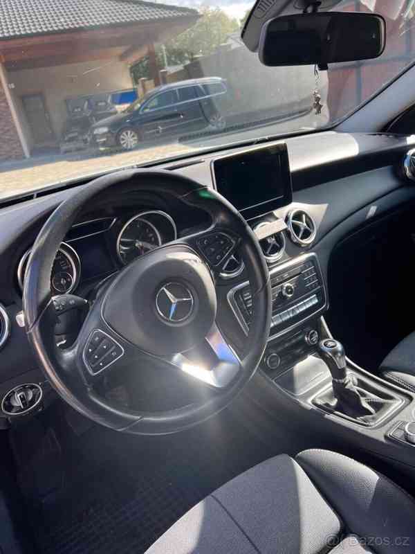 Mercedes-Benz GLA 180 - foto 5