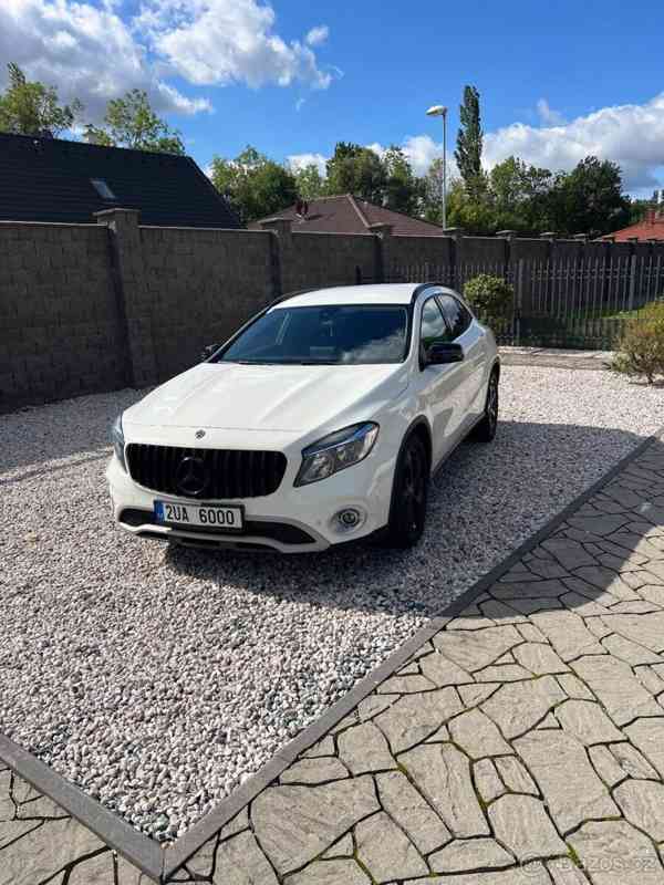 Mercedes-Benz GLA 180 - foto 10