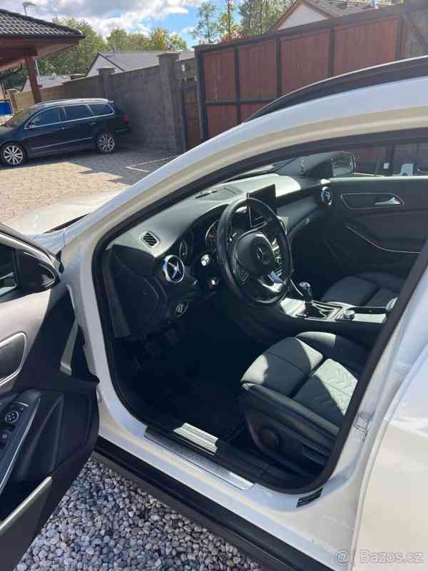 Mercedes-Benz GLA 180 - foto 3