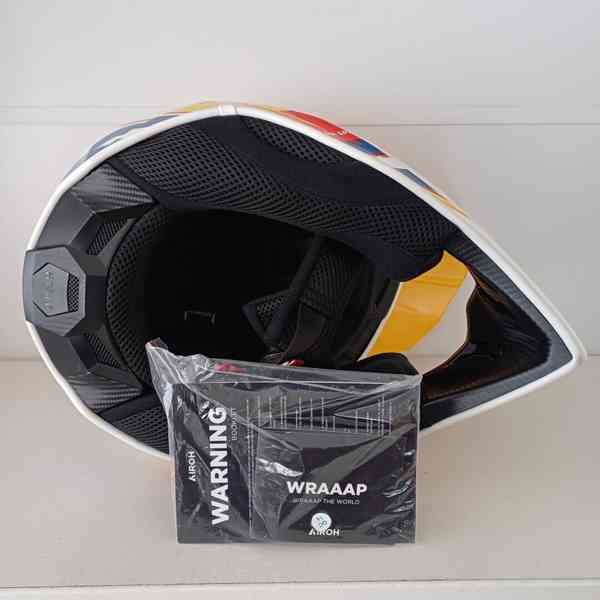 Motokrosová přilba Airoh Wraaap SPAIN GLOSS - foto 7