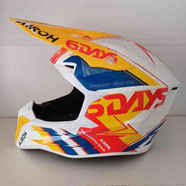 Motokrosová přilba Airoh Wraaap SPAIN GLOSS - foto 2