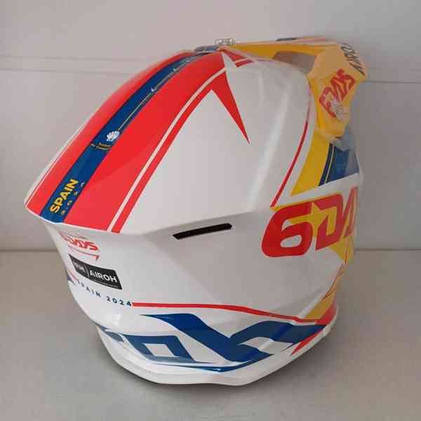 Motokrosová přilba Airoh Wraaap SPAIN GLOSS - foto 5