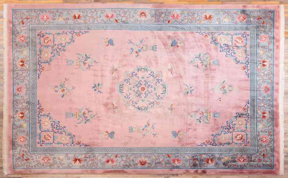 Čínský růžový koberec vlněný 352 X 244 cm - foto 1