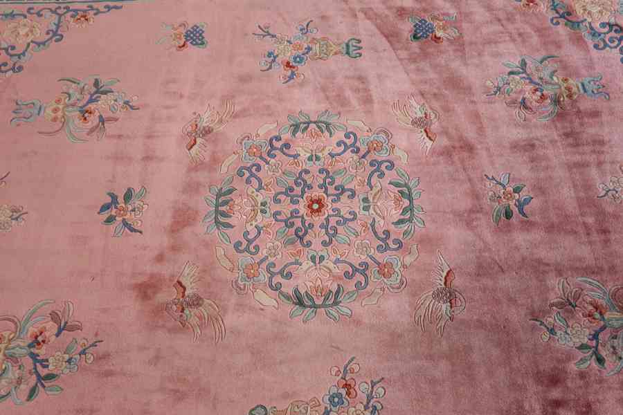 Čínský růžový koberec vlněný 352 X 244 cm - foto 3