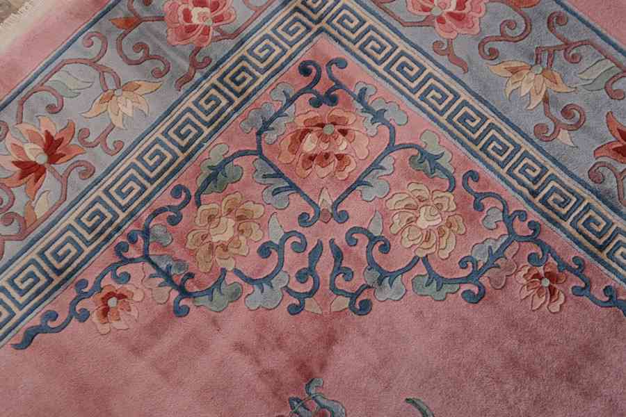 Čínský růžový koberec vlněný 352 X 244 cm - foto 6