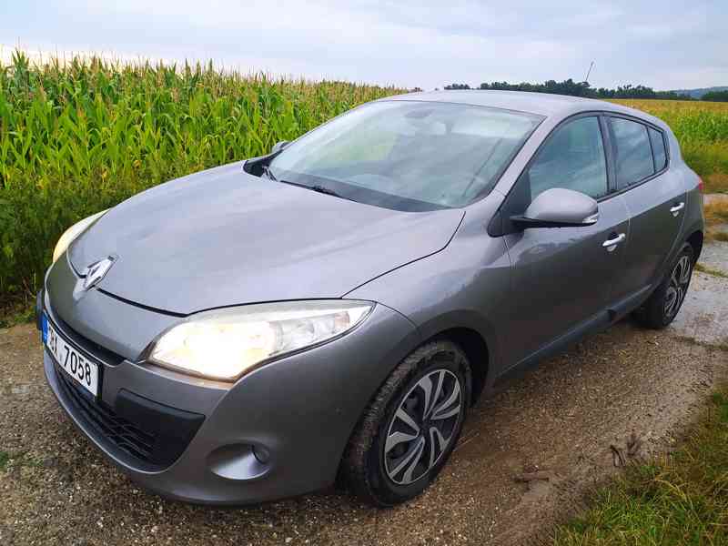 RENAULT MEGANE 2010 1.5HB  - foto 13