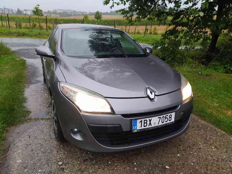 RENAULT MEGANE 2010 1.5HB  - foto 2