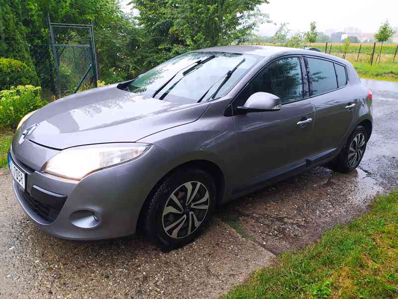 RENAULT MEGANE 2010 1.5HB  - foto 7