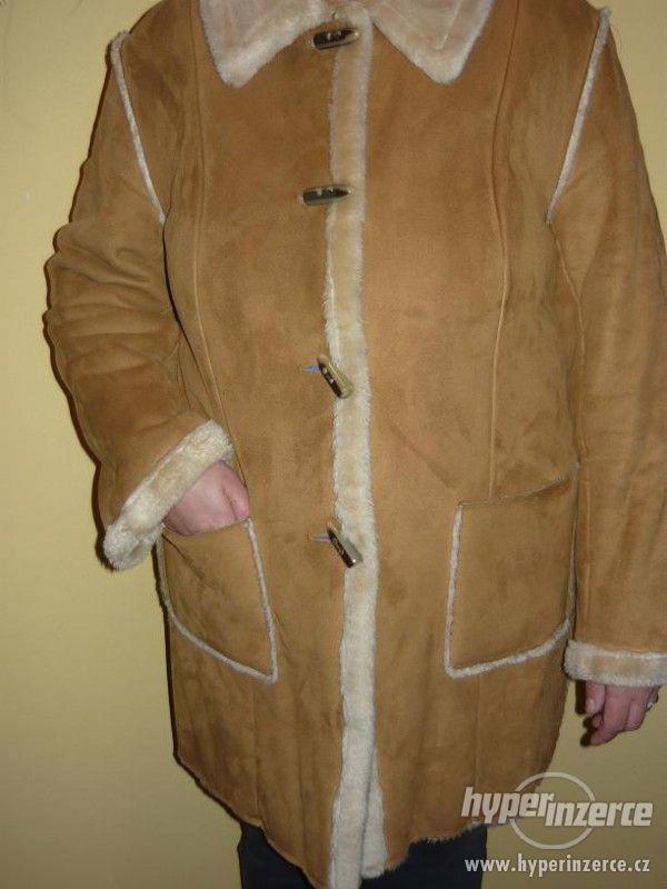 světle hnědý kabát - foto 2