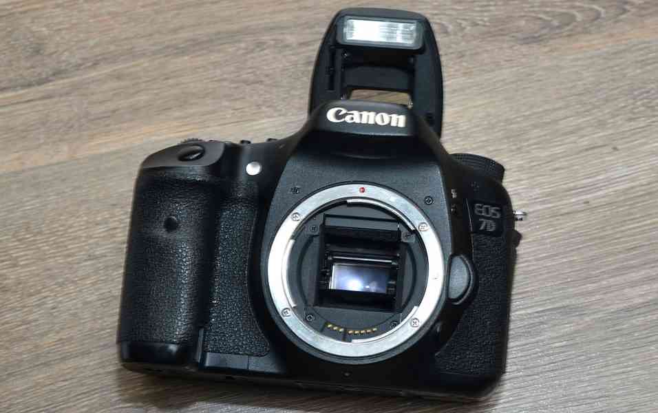 Canon EOS 7D *Polo-prof. DSLR*FullHDV*34000 Exp. - foto 4