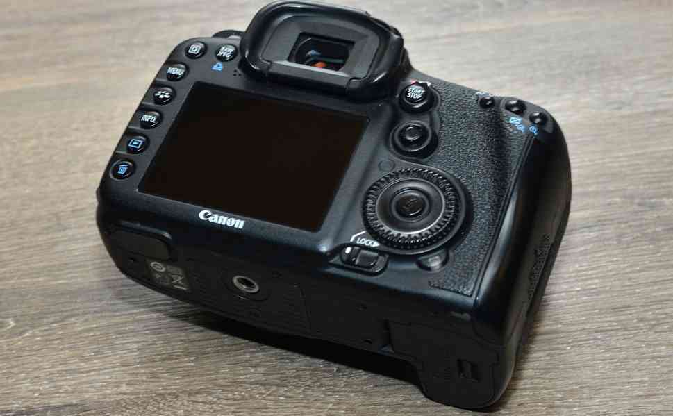 Canon EOS 7D *Polo-prof. DSLR*FullHDV*34000 Exp. - foto 6