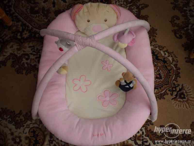 Hrací deka s hrazdičkou pro miminko BABY FEHN - foto 3