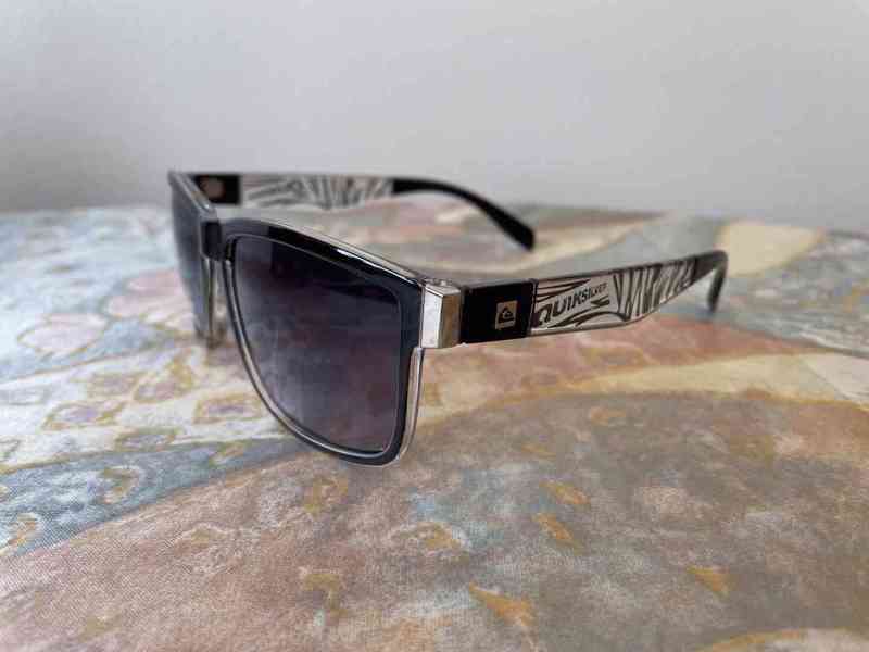 PTODÁNO Prodám nové sluneční brýle Quicksilver + dárek