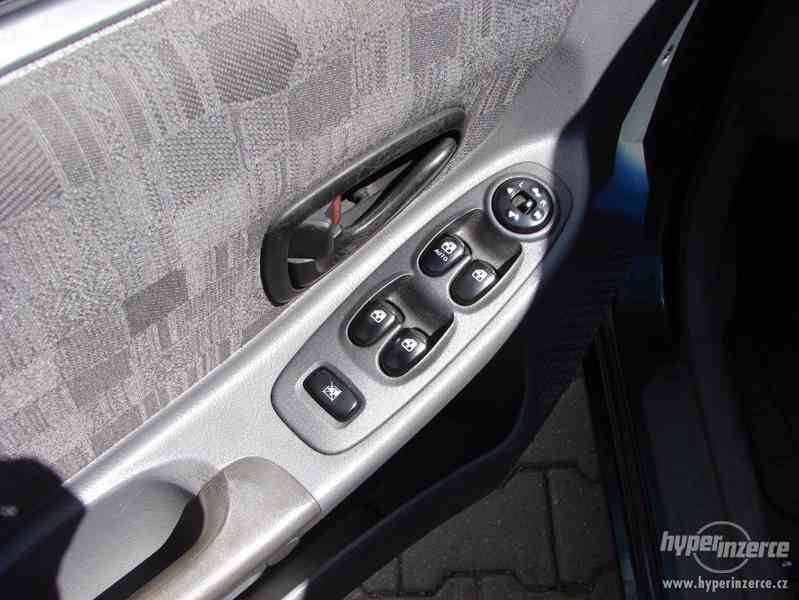 Hyundai Accent 1.5 GRDI r.v.2003 - foto 6
