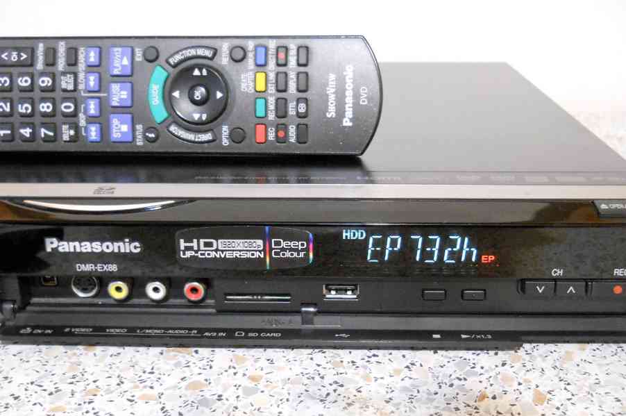 DVD rekordér Panasonic DMR-EX88 - foto 3