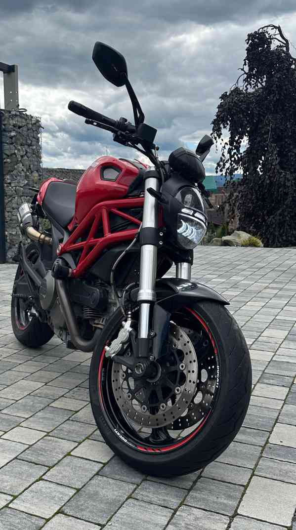 Ducati Monster 696 - foto 2