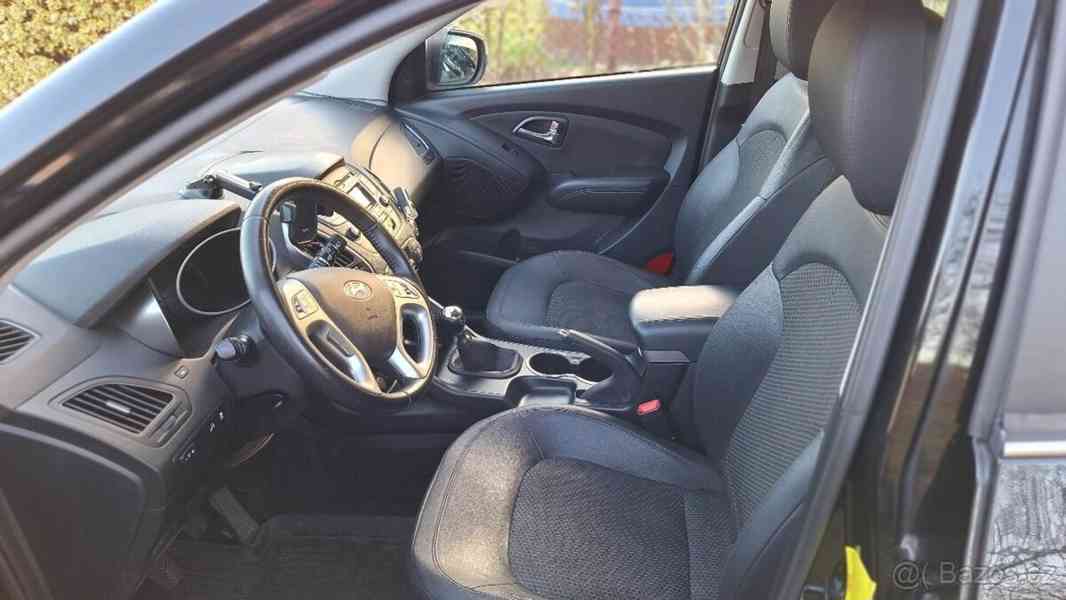 Hyundai ix35 1,6   naj. 91100km - foto 12