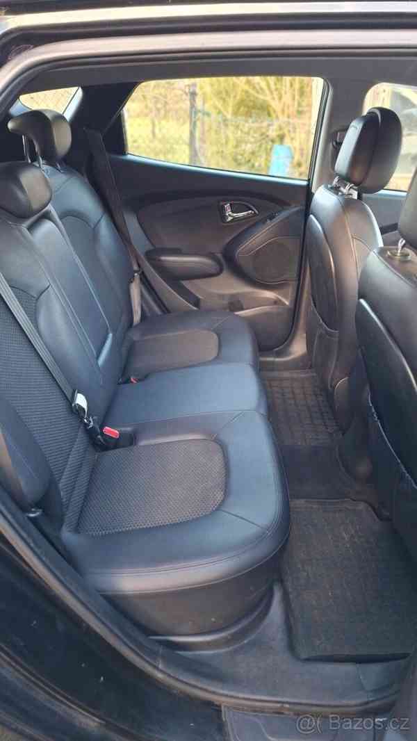 Hyundai ix35 1,6   naj. 91100km - foto 11