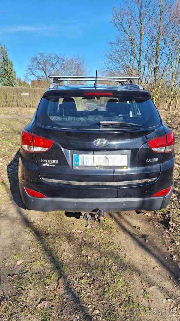 Hyundai ix35 1,6   naj. 91100km - foto 8
