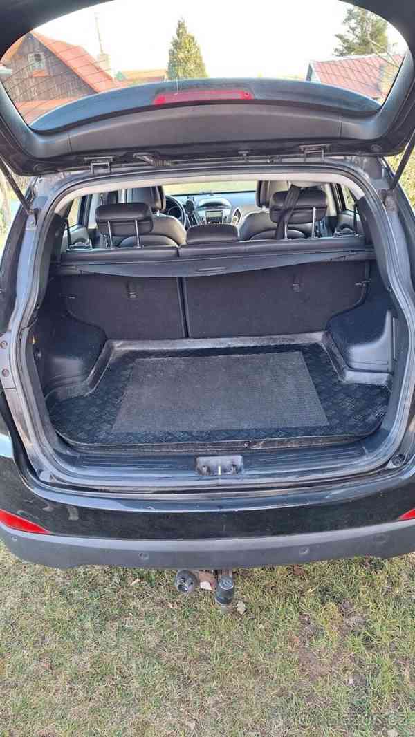 Hyundai ix35 1,6   naj. 91100km - foto 10