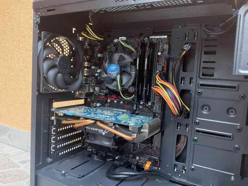 Kompletní počítač + Klávesnice a myš + Monitor - foto 9