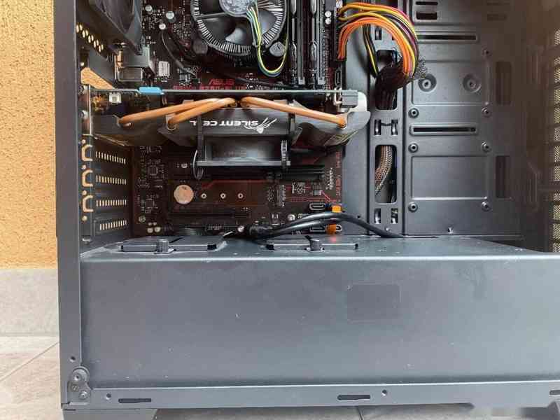 Kompletní počítač + Klávesnice a myš + Monitor - foto 8