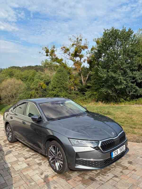 Škoda Octavia 1,5   Exclusive selection - foto 2