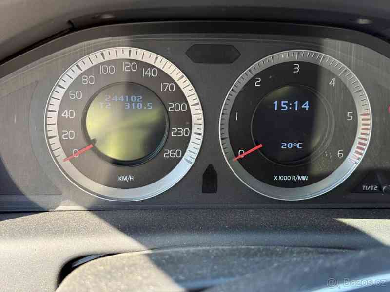 Volvo XC60 2,4   D5, r.v.2009 - foto 11