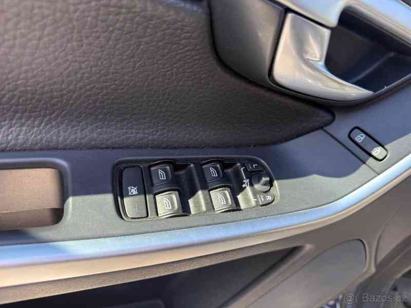 Volvo XC60 2,4   D5, r.v.2009 - foto 9