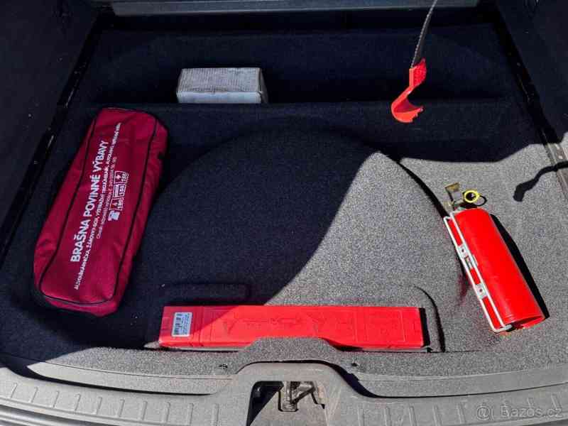Volvo XC60 2,4   D5, r.v.2009 - foto 20
