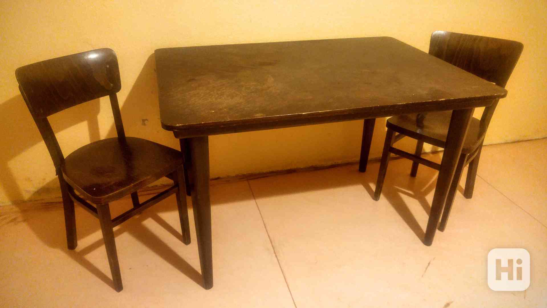 Starý stůl  + 4 židle (výrobce TON, 60tá léta) - foto 1