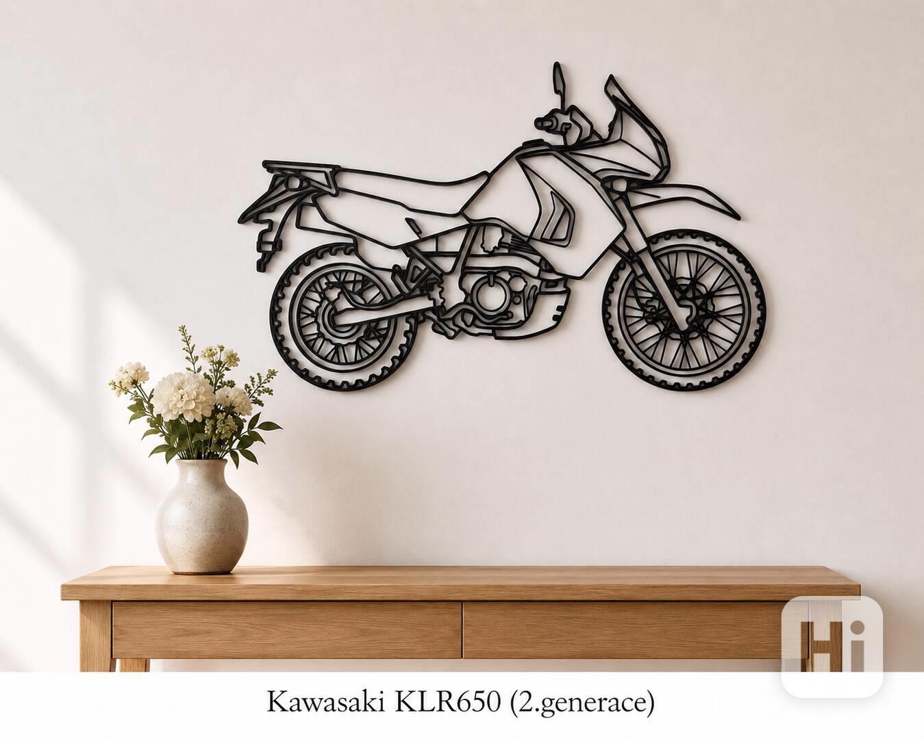 Kawasaki KLR650 jako originální dekorace na zeď - foto 1