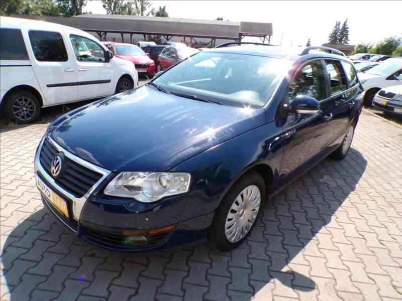 Volkswagen Passat 1,6 FSI - foto 2