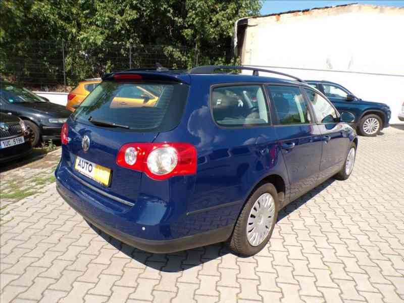 Volkswagen Passat 1,6 FSI - foto 4