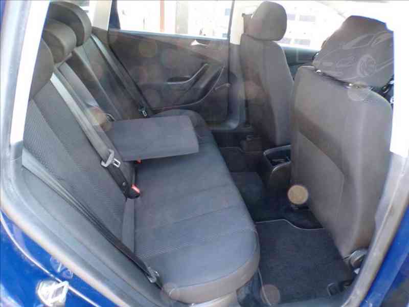 Volkswagen Passat 1,6 FSI - foto 10
