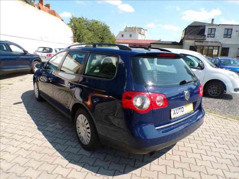 Volkswagen Passat 1,6 FSI - foto 3
