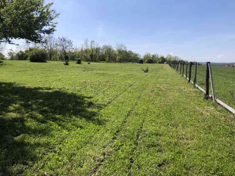Pronájem zahrady ve Zdibech – 500 m², krásné prostředí - foto 3