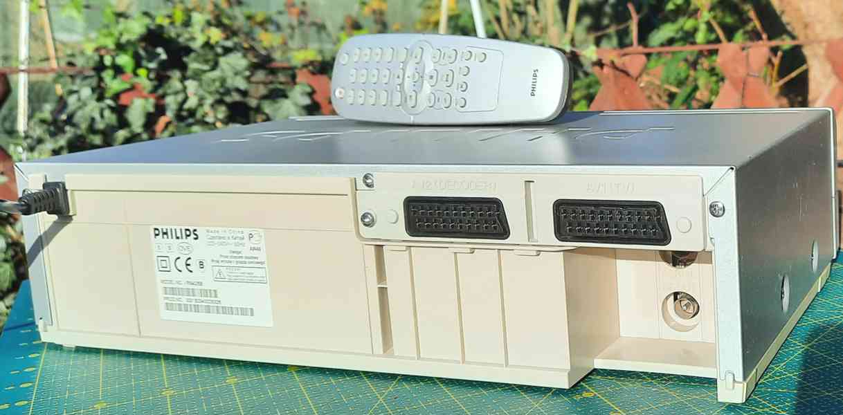 Philips VR540/58: 6-hlavý HIFI VCR s D.O. - stříbrný - foto 4