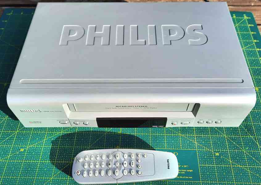 Philips VR540/58: 6-hlavý HIFI VCR s D.O. - stříbrný - foto 2