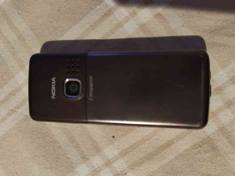 Mobilní telefon Nokia 6300 - netradiční barva hnědá - foto 3