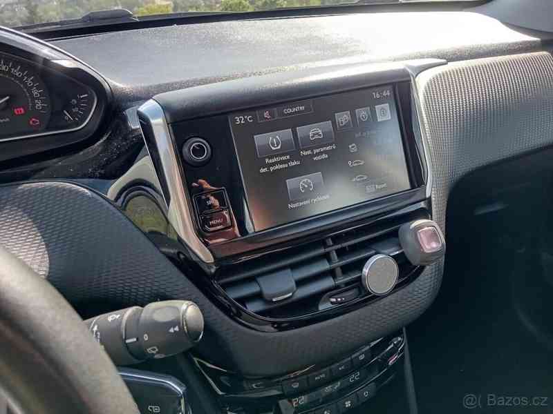 Peugeot 2008 1,2 benzín - foto 12
