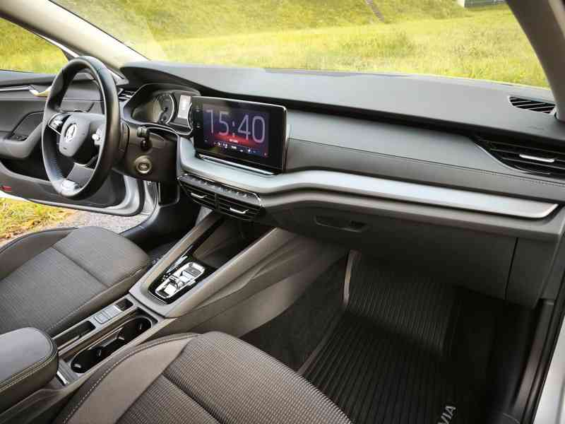 Škoda Octavia Combi, 2.0 TDI 4x4 TDI DSG Fresh ČR DPH tažné - foto 21